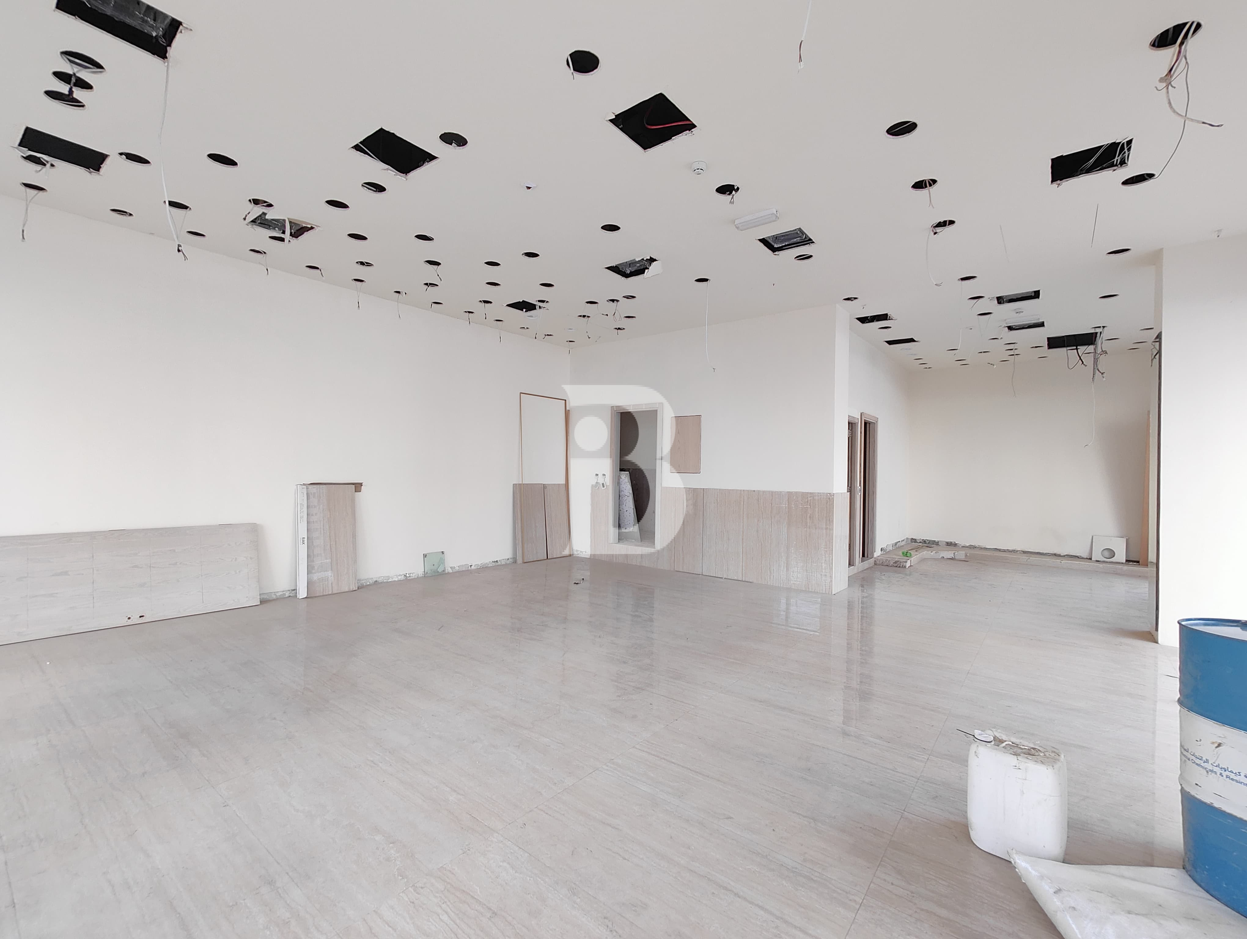 RETAIL SHOWROOM| HIGH FOOT FALL