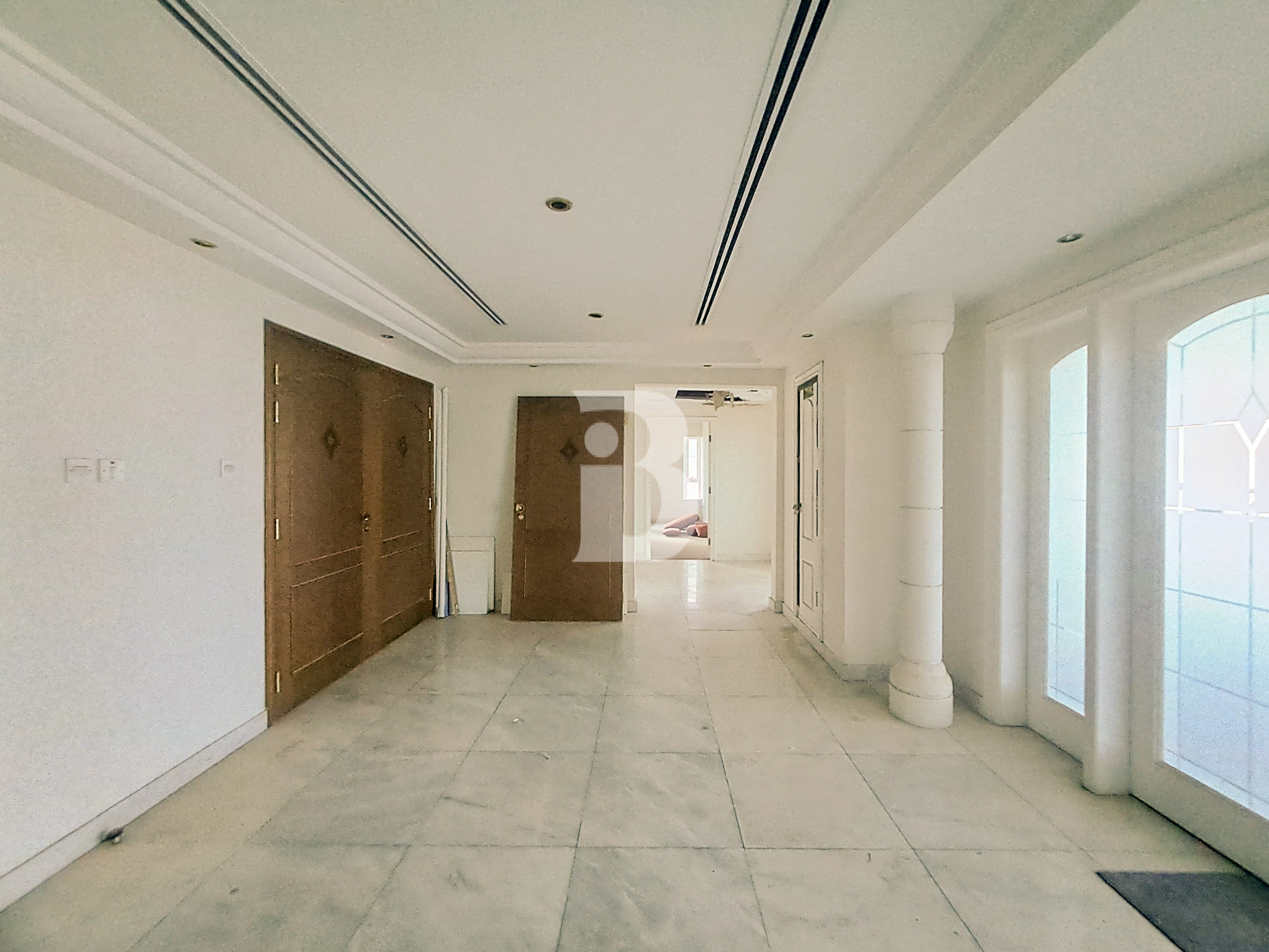 SPACIOUS | PENTHOUSE | PARTIAL CORNICHE VIEW