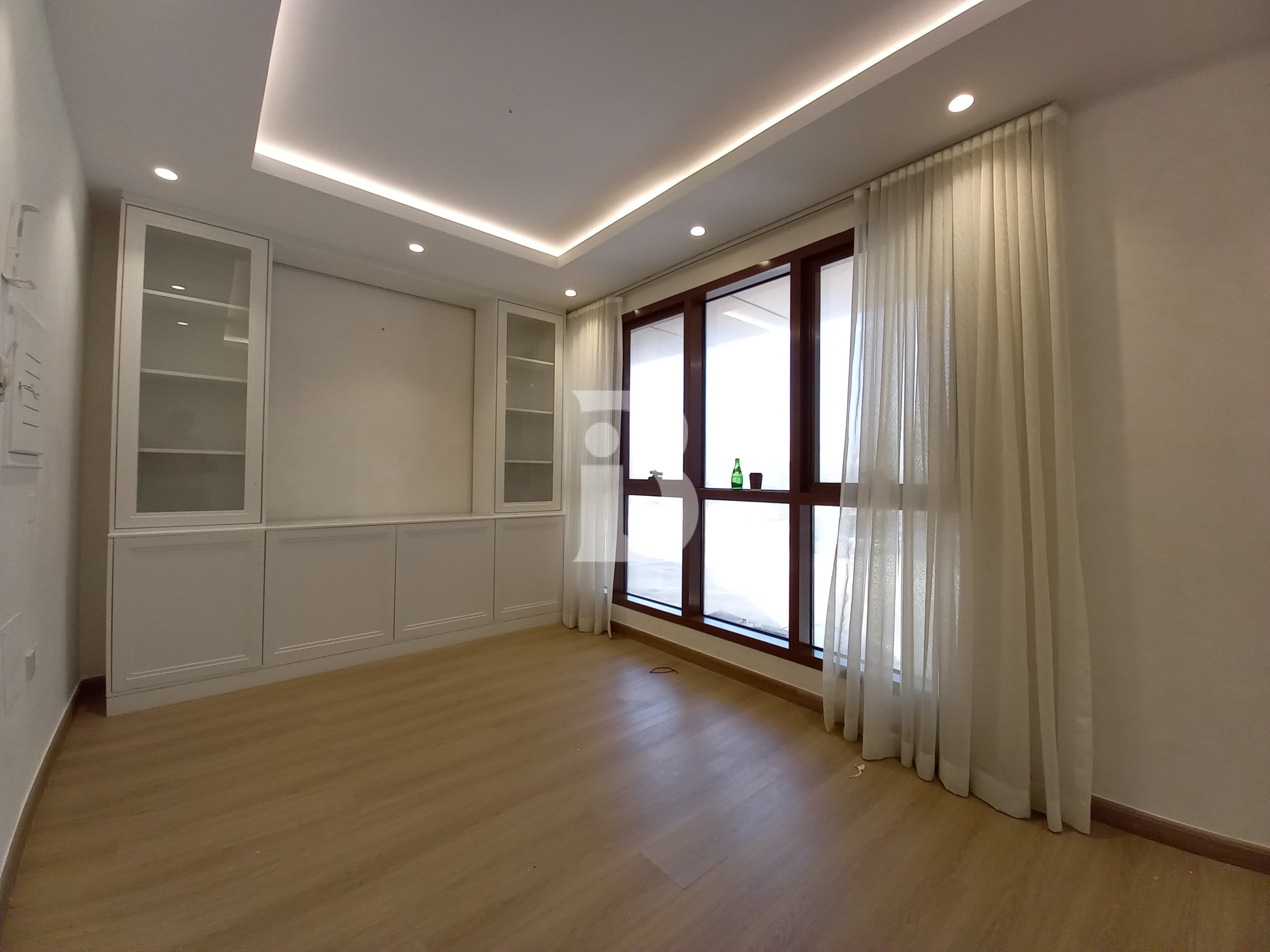 Fully Fitted Office | Prime Area | Ready To Move