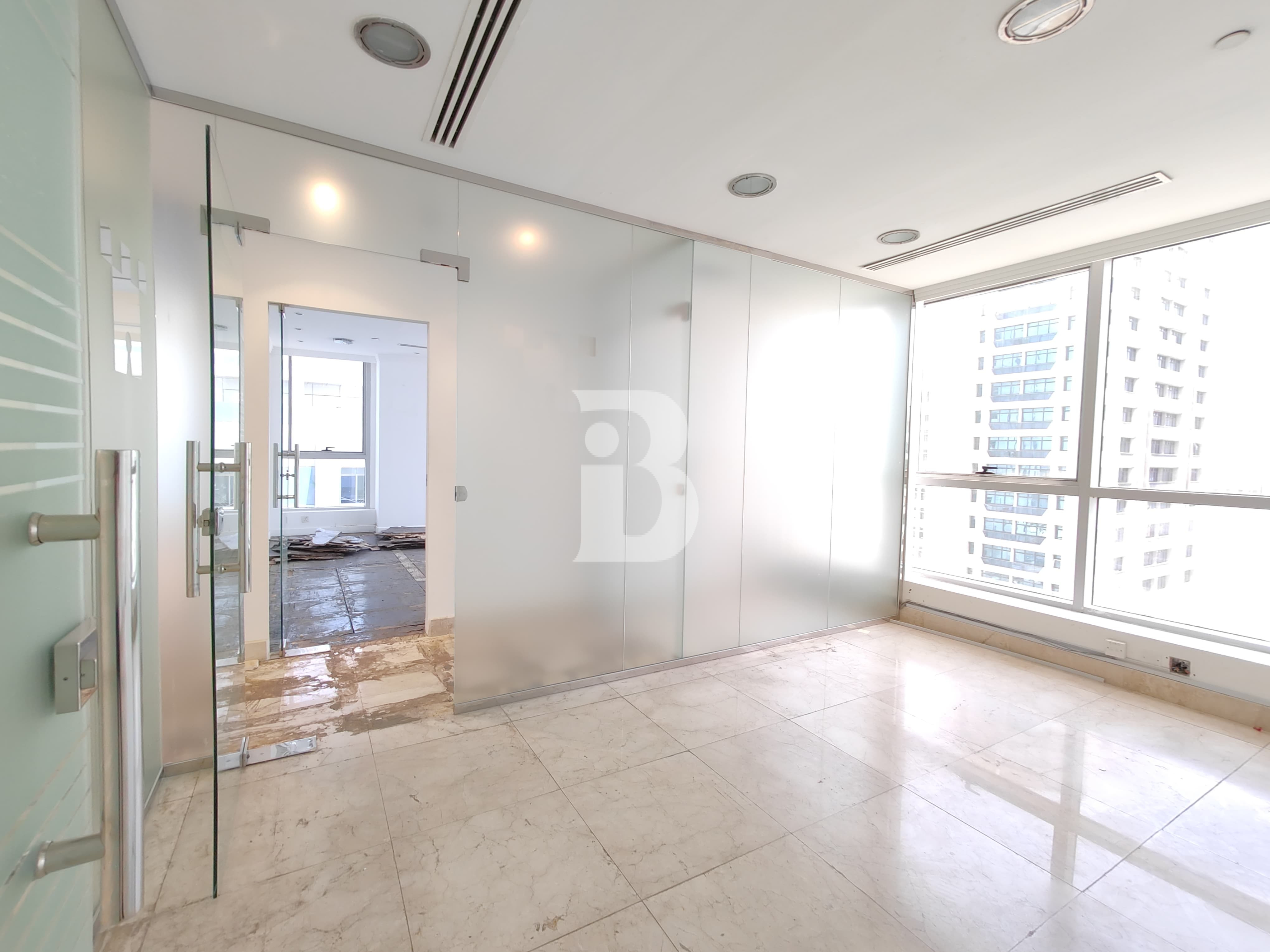 GLASS | CABINS LAYOUT | FITTED | PRIME LOCATION