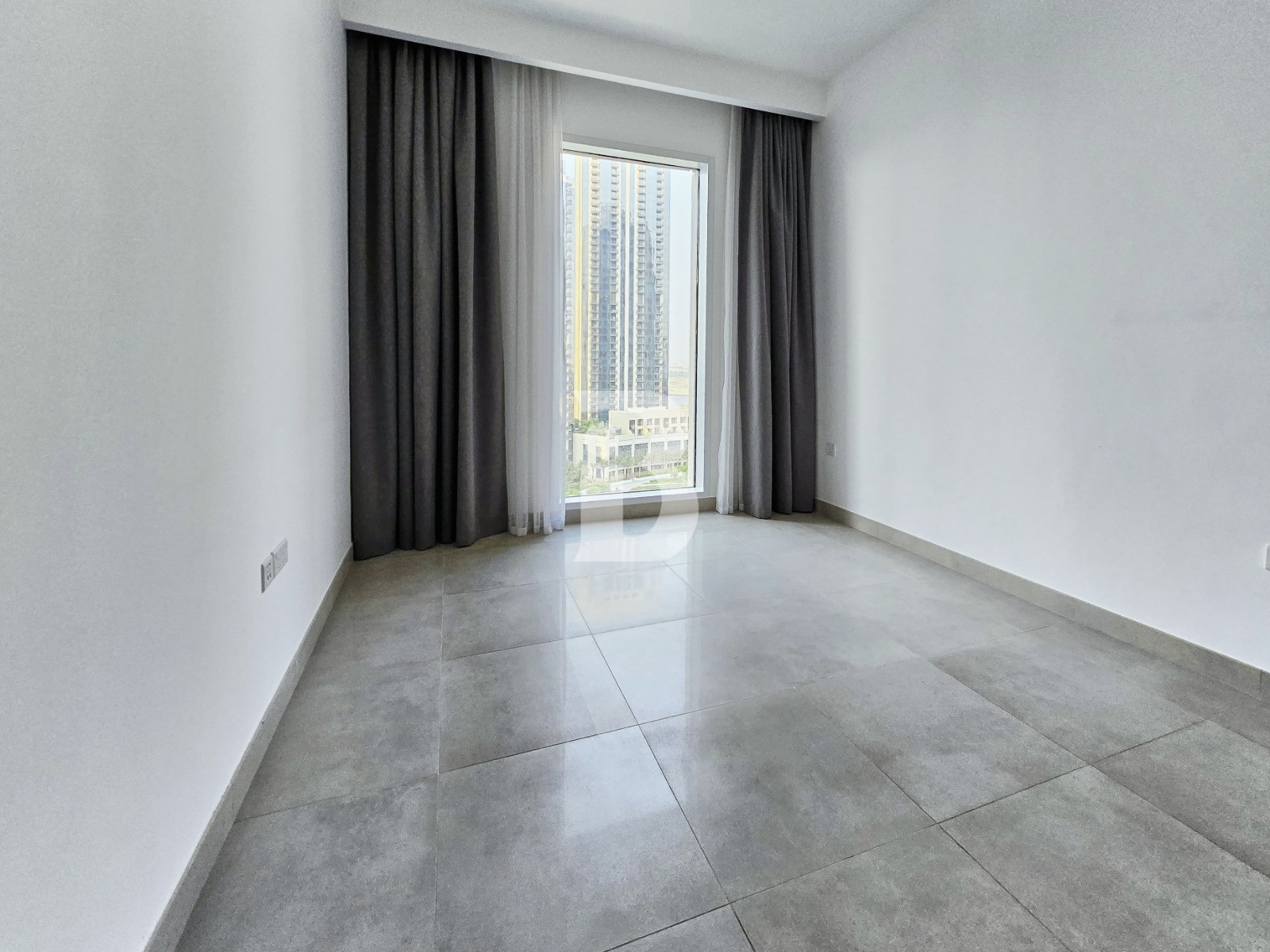 Park Views / Fitted Kitchen / Vacant Unit