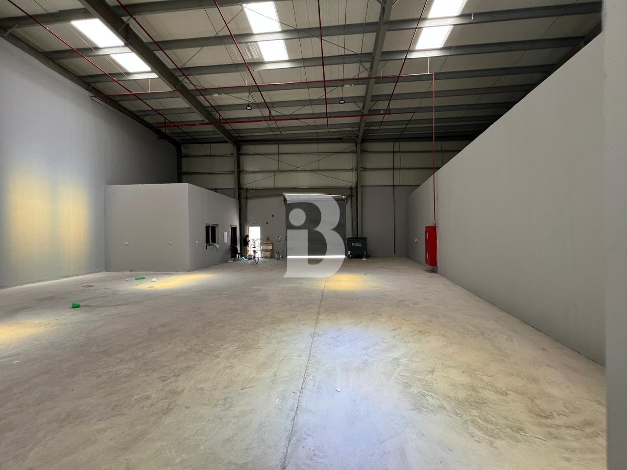 WAREHOUSE DIP 3,274 SQFT | 25KW | VACANT | CLEAN