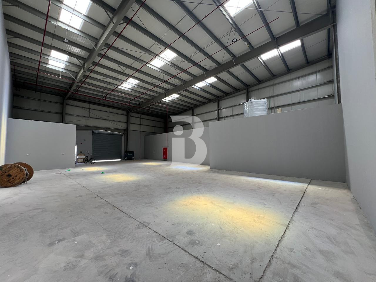 WAREHOUSE DIP 3,274 SQFT | 25KW | VACANT | CLEAN