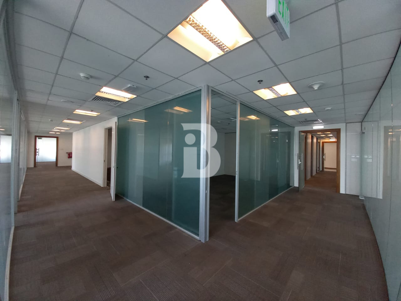 Sea &amp; Community View | Spacious Partitions