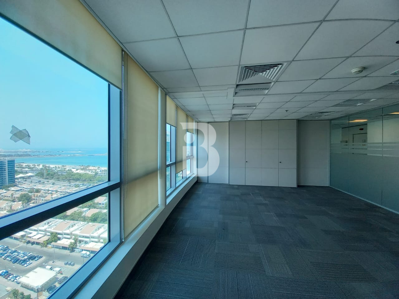 Sea &amp; Community View | Spacious Partitions