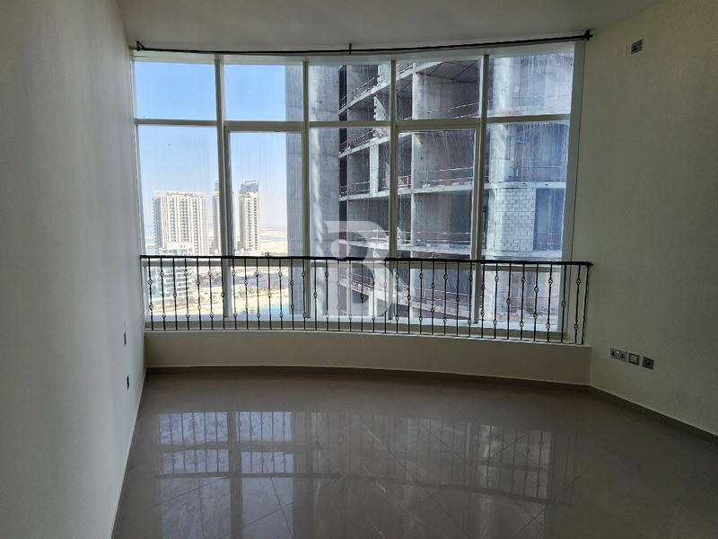 Vacant | Charming Studio | Elite Unit | Prime