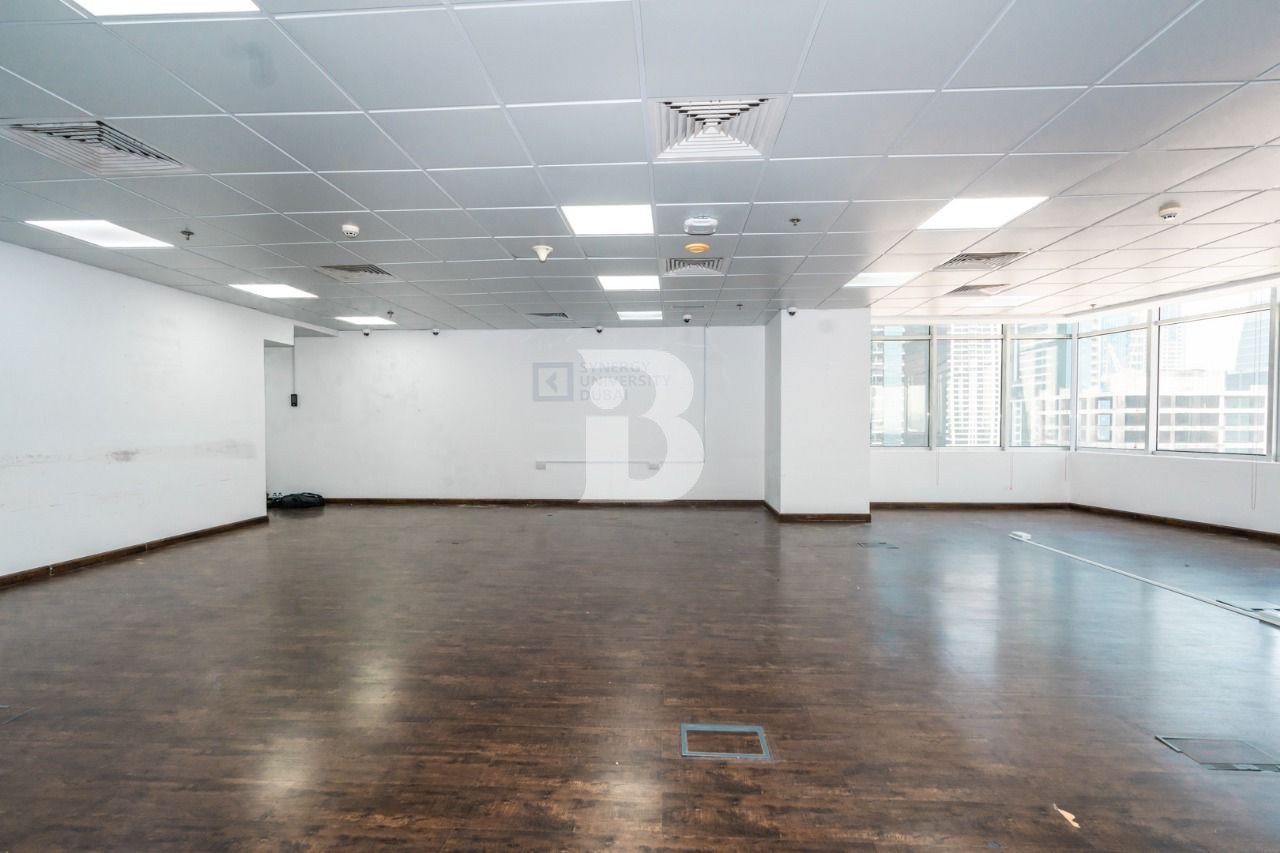 OPEN VIEW / FITTED OFFICE / PARKING SPACE