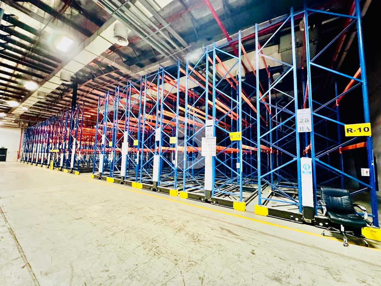 Spacious Warehouse | With Racking | 10 Mtrs