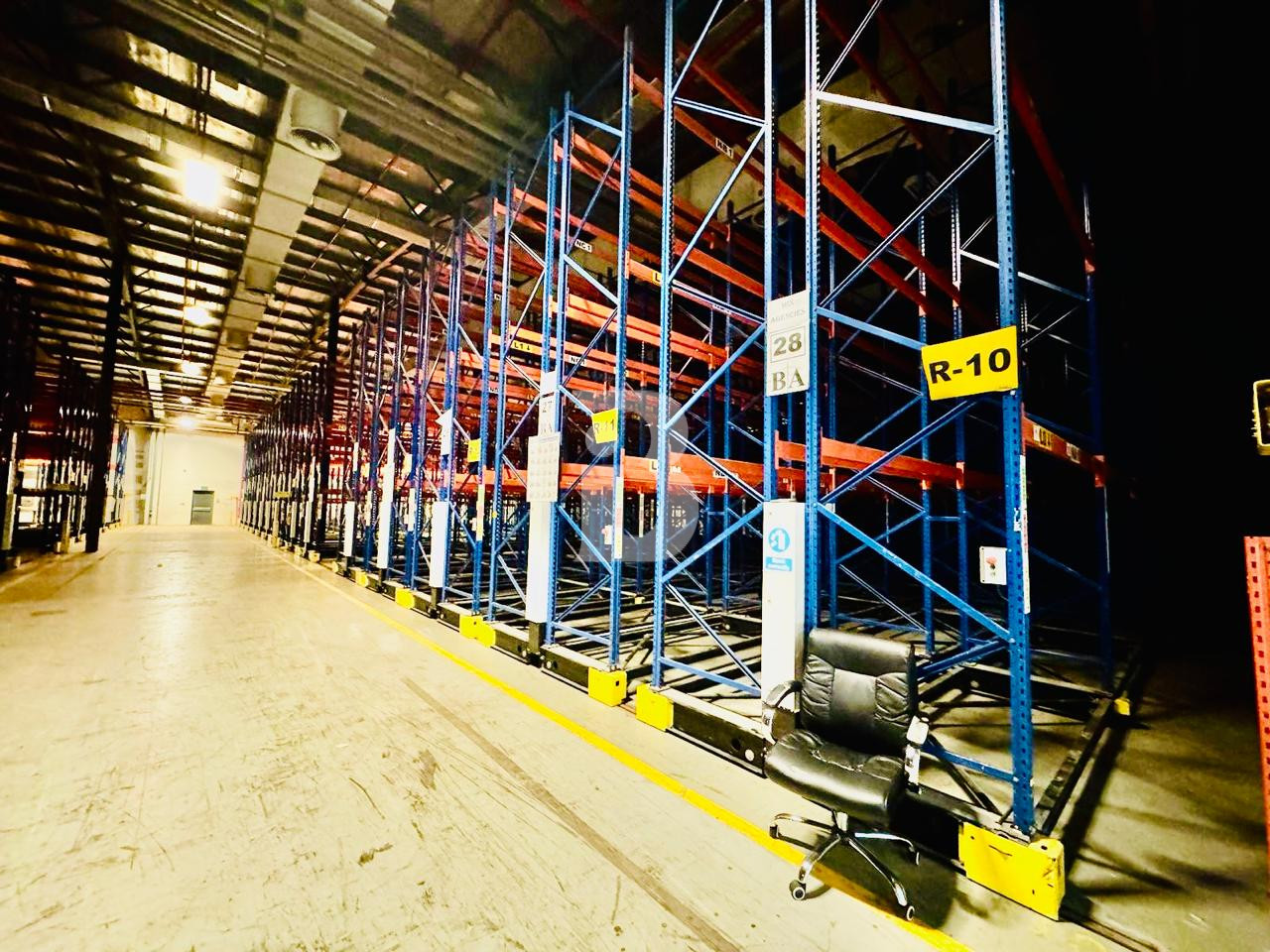 Spacious Warehouse | With Racking | 10 Mtrs