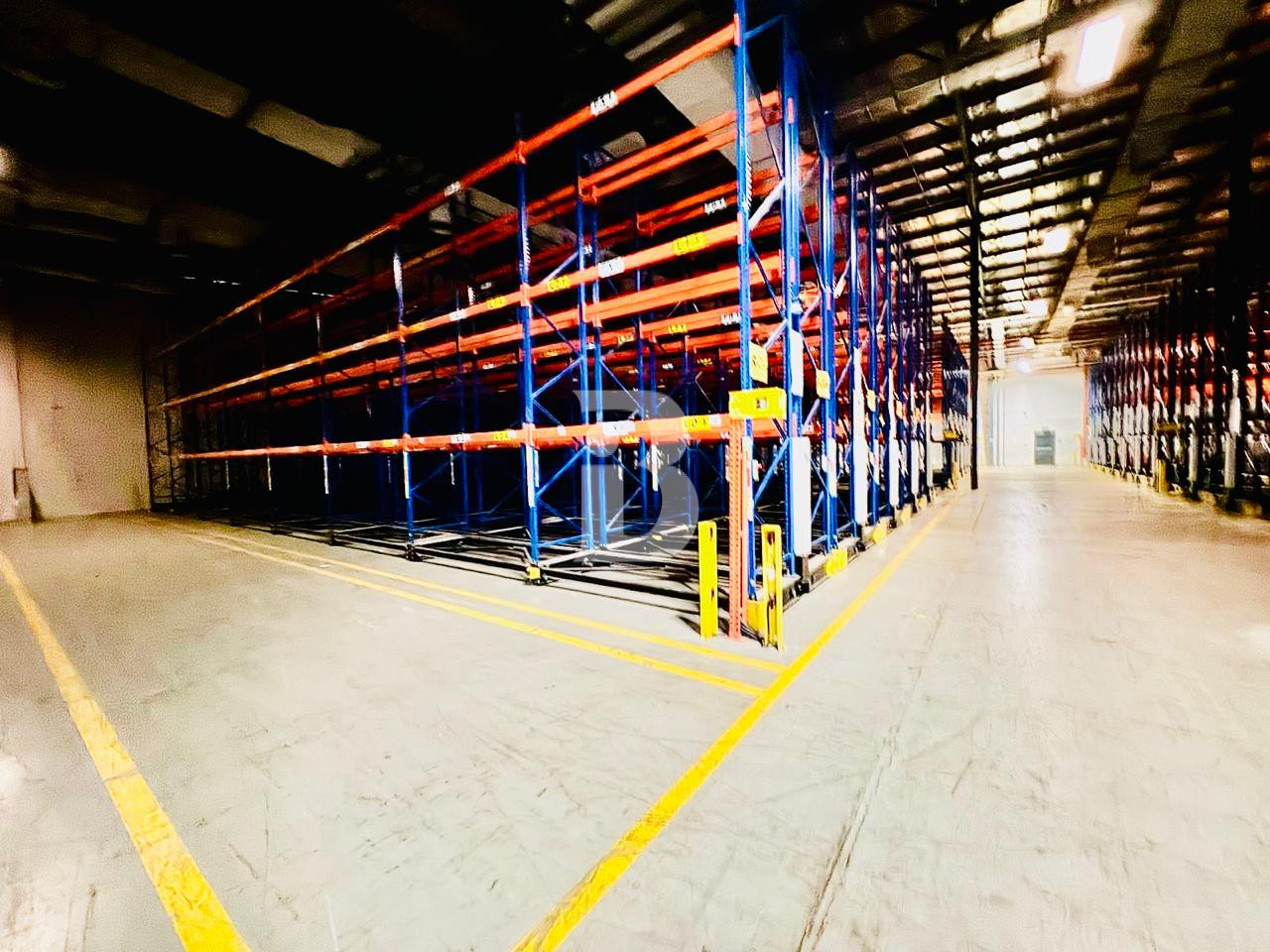 Spacious Warehouse | With Racking | 10 Mtrs