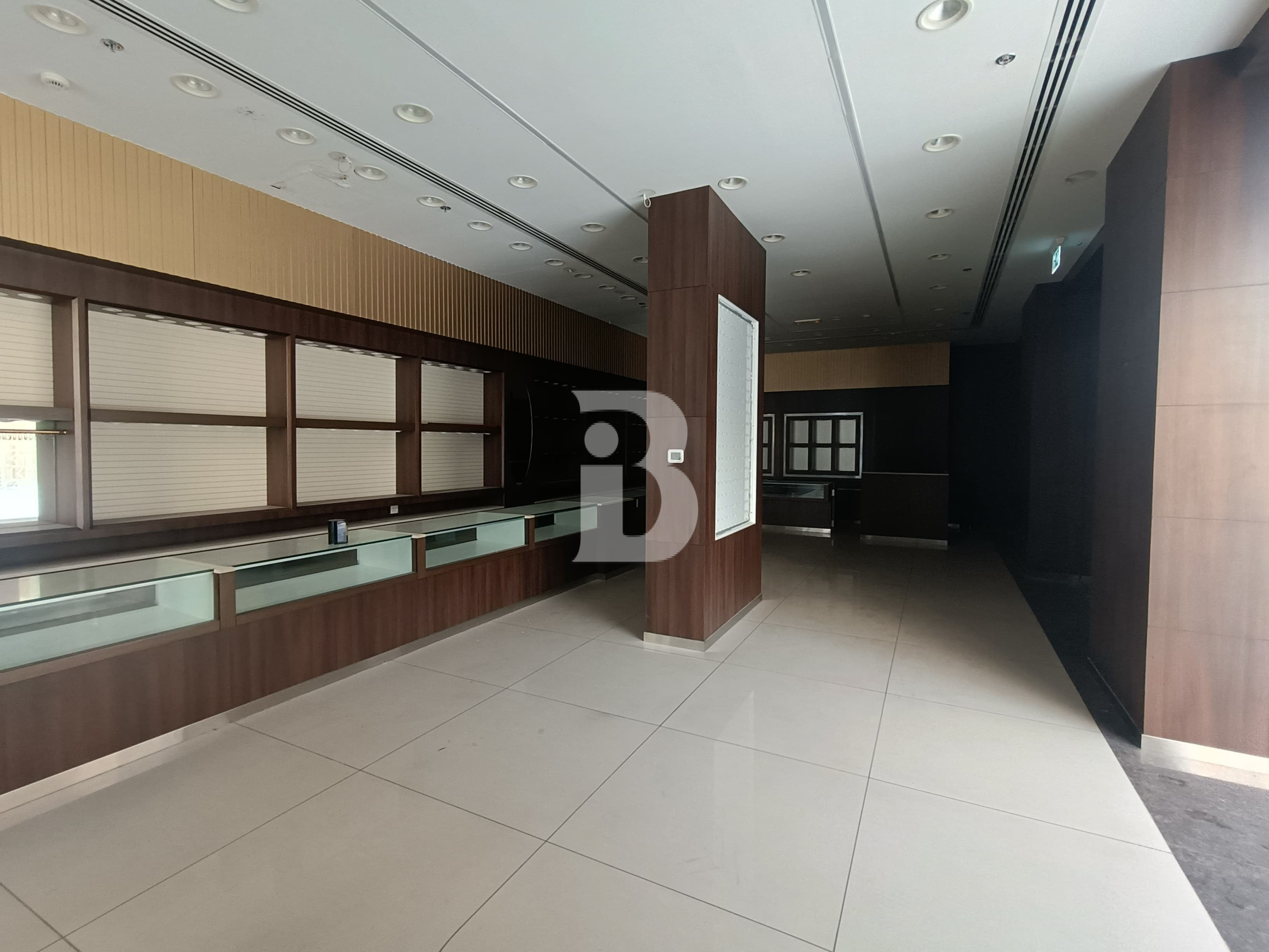 Premium Showroom | No Key Money