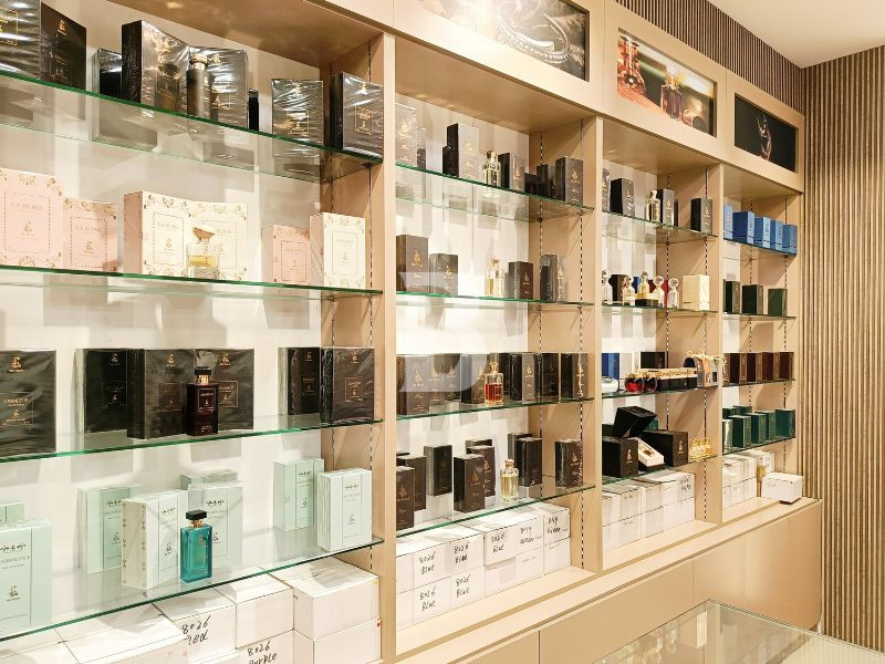 Gold and Jewellery Showroom | Key Money |Available