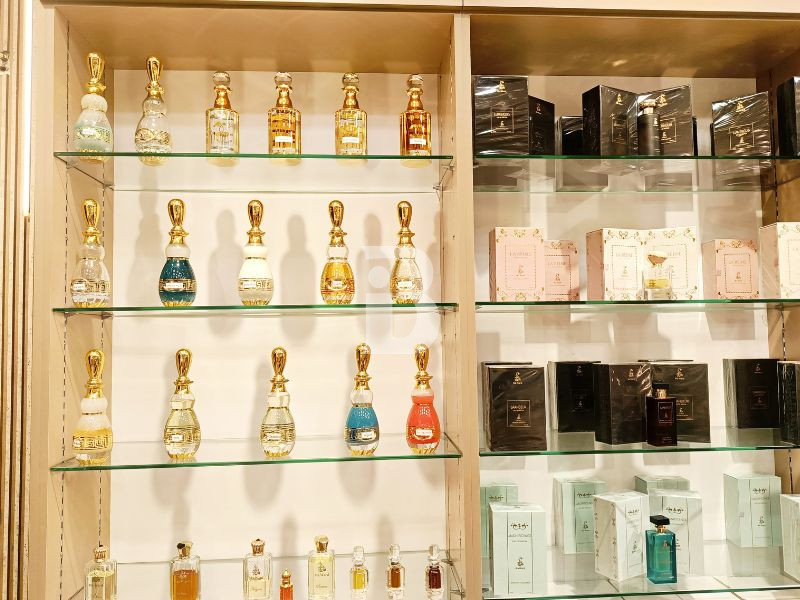 Gold and Jewellery Showroom | Key Money |Available