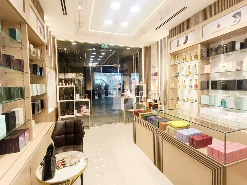 Gold and Jewellery Showroom | Key Money |Available