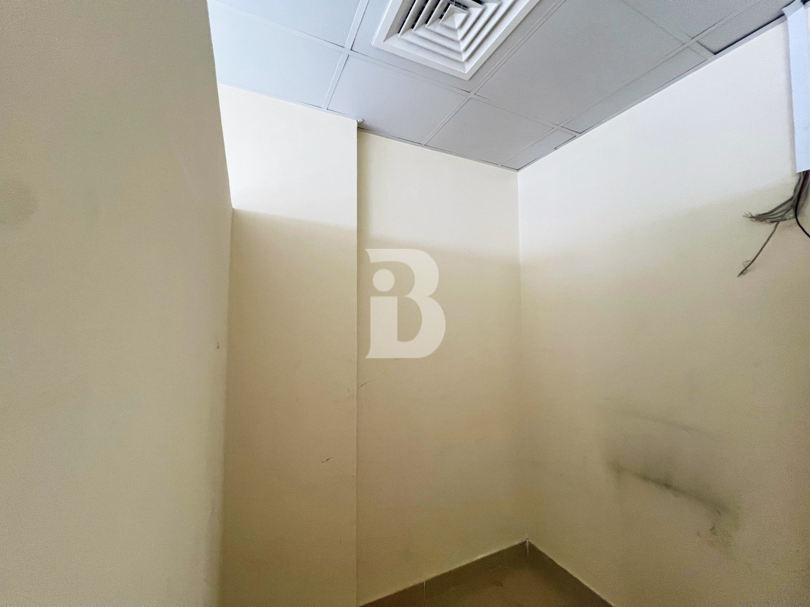 Partly FURNISHED | Vacant | EASY ACCESS