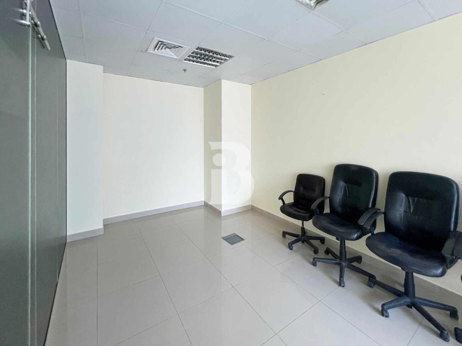 Partly FURNISHED | Vacant | EASY ACCESS