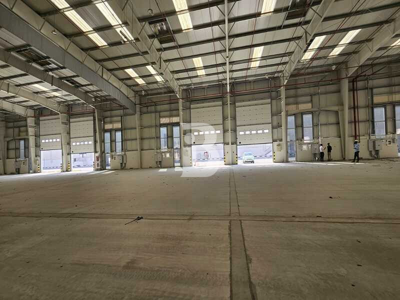Premium Warehouse with Parking & Easy Loading