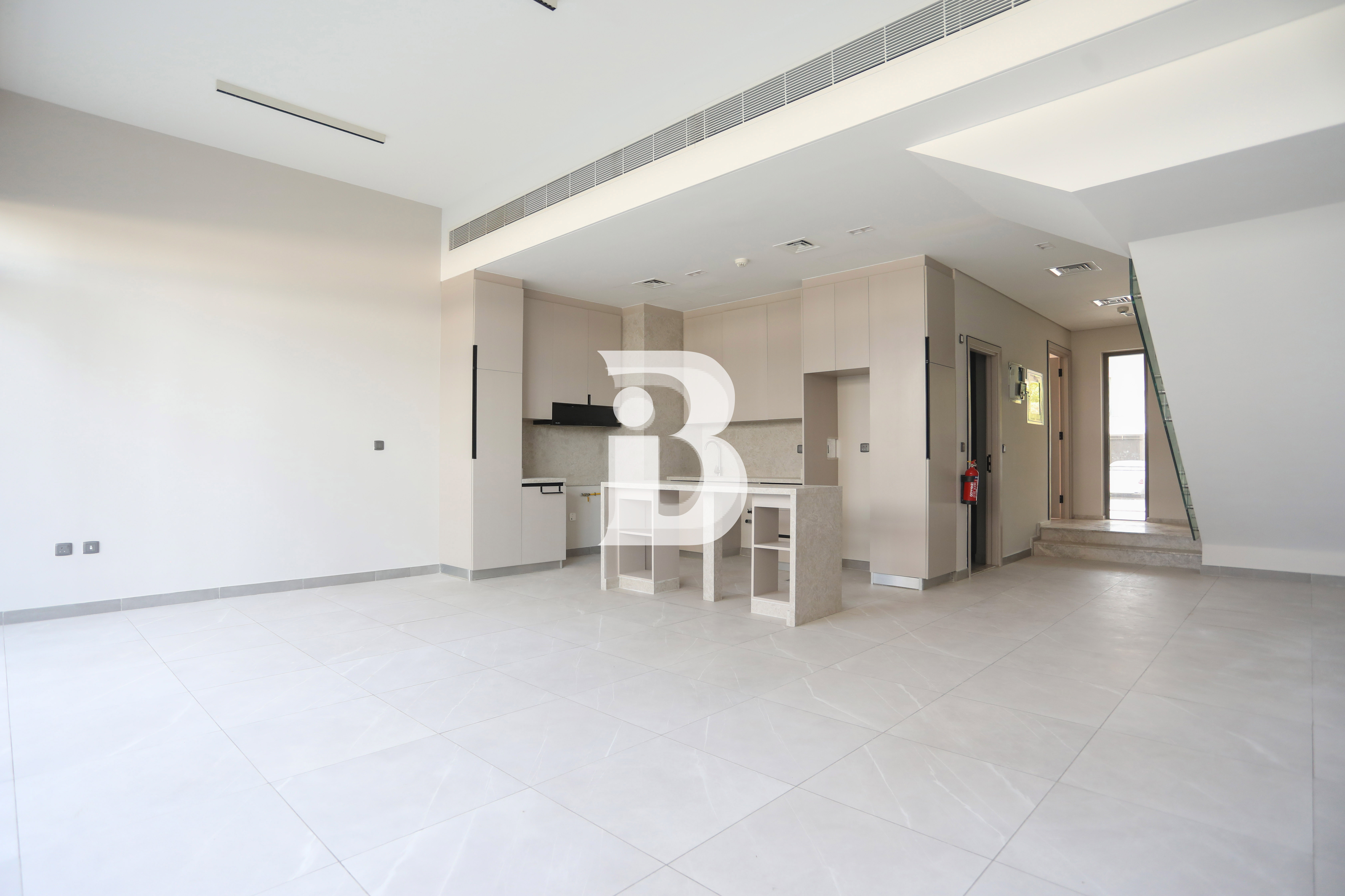 Single Row Townhouse | Vacant | Near to EXIT