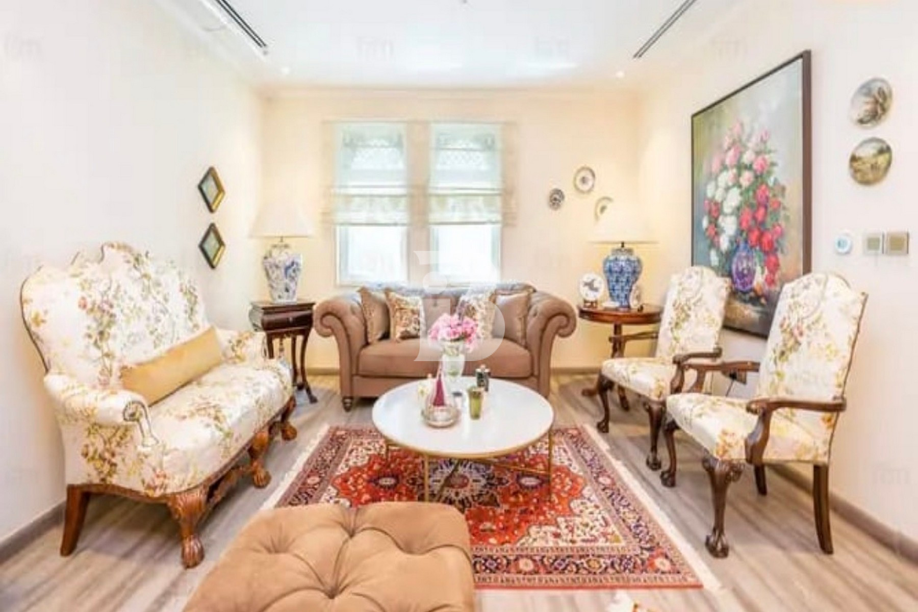 Excellent location | Upgraded Villa | Landscaped