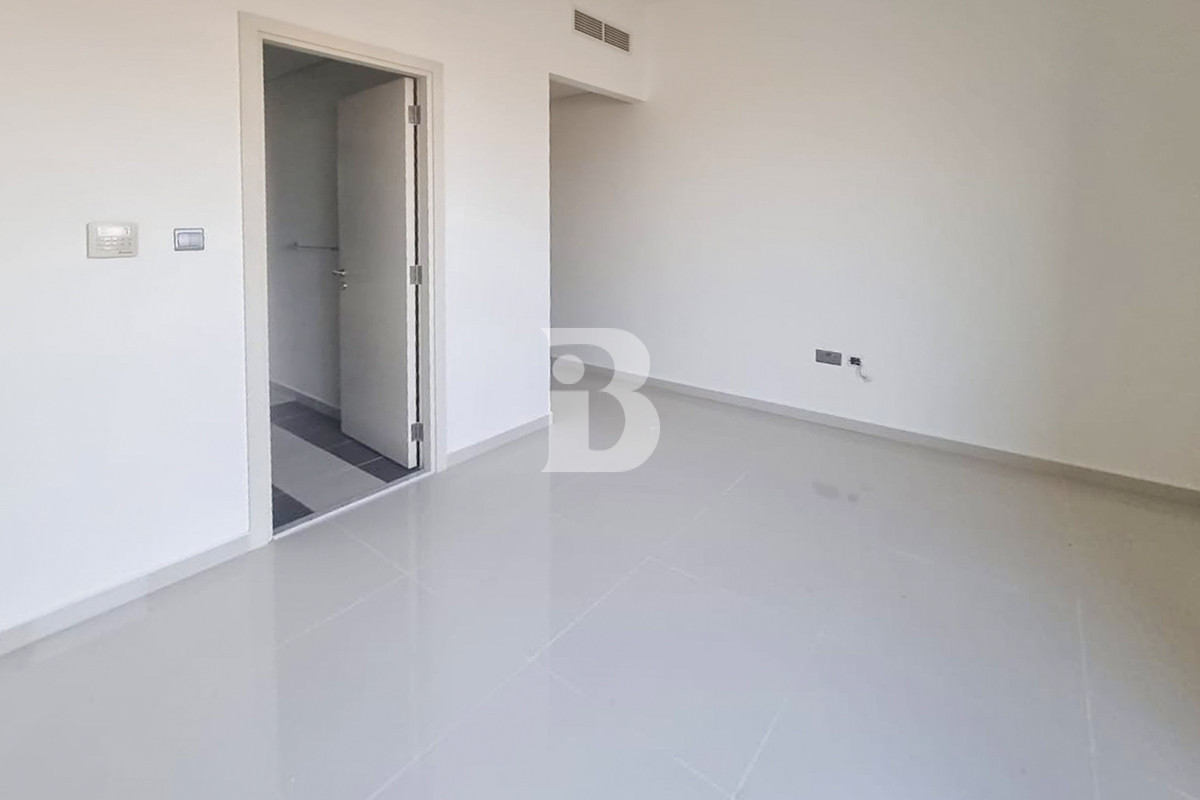 Stunning 3 bedroom plus Maids room | Vacant Soon