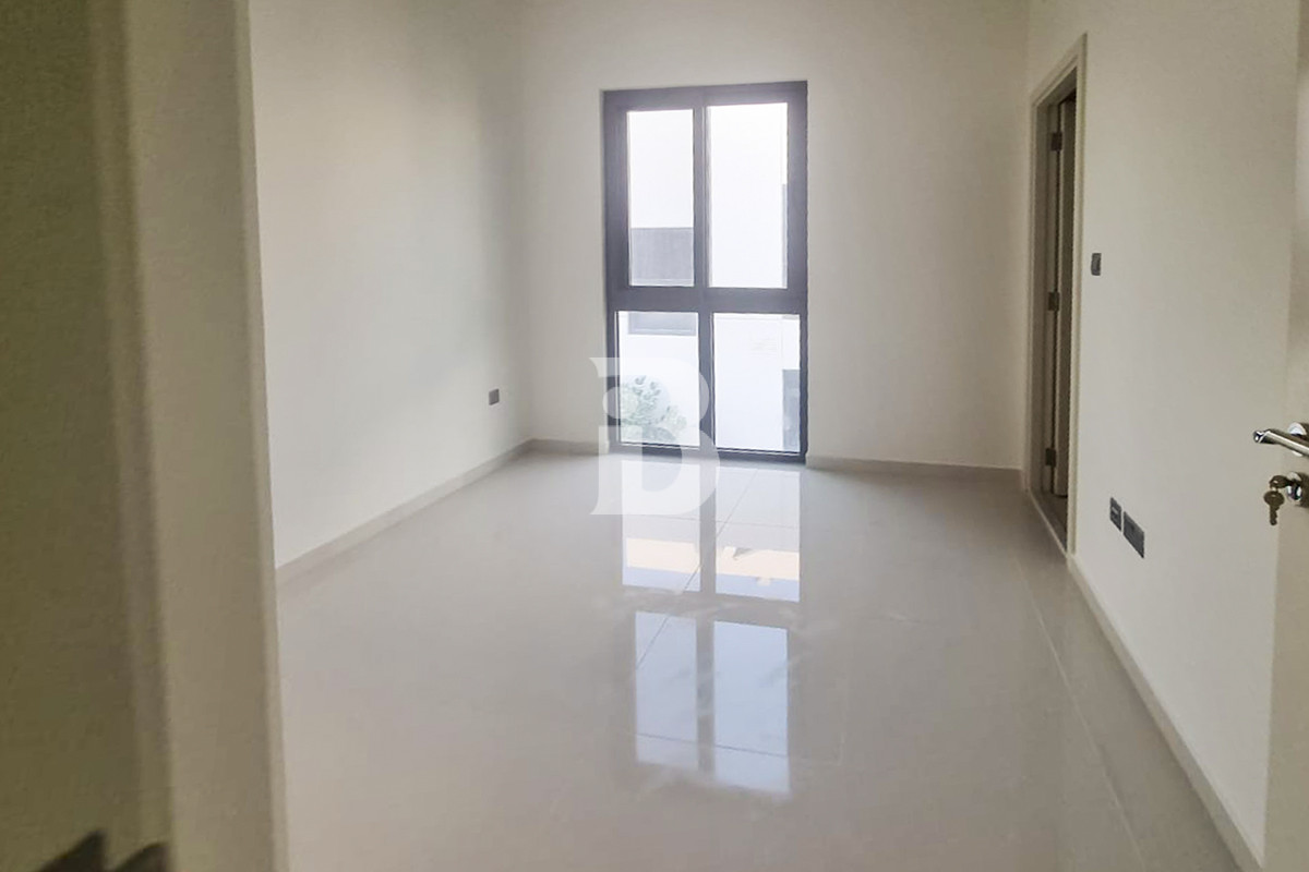 Stunning 3 bedroom plus Maids room | Vacant Soon