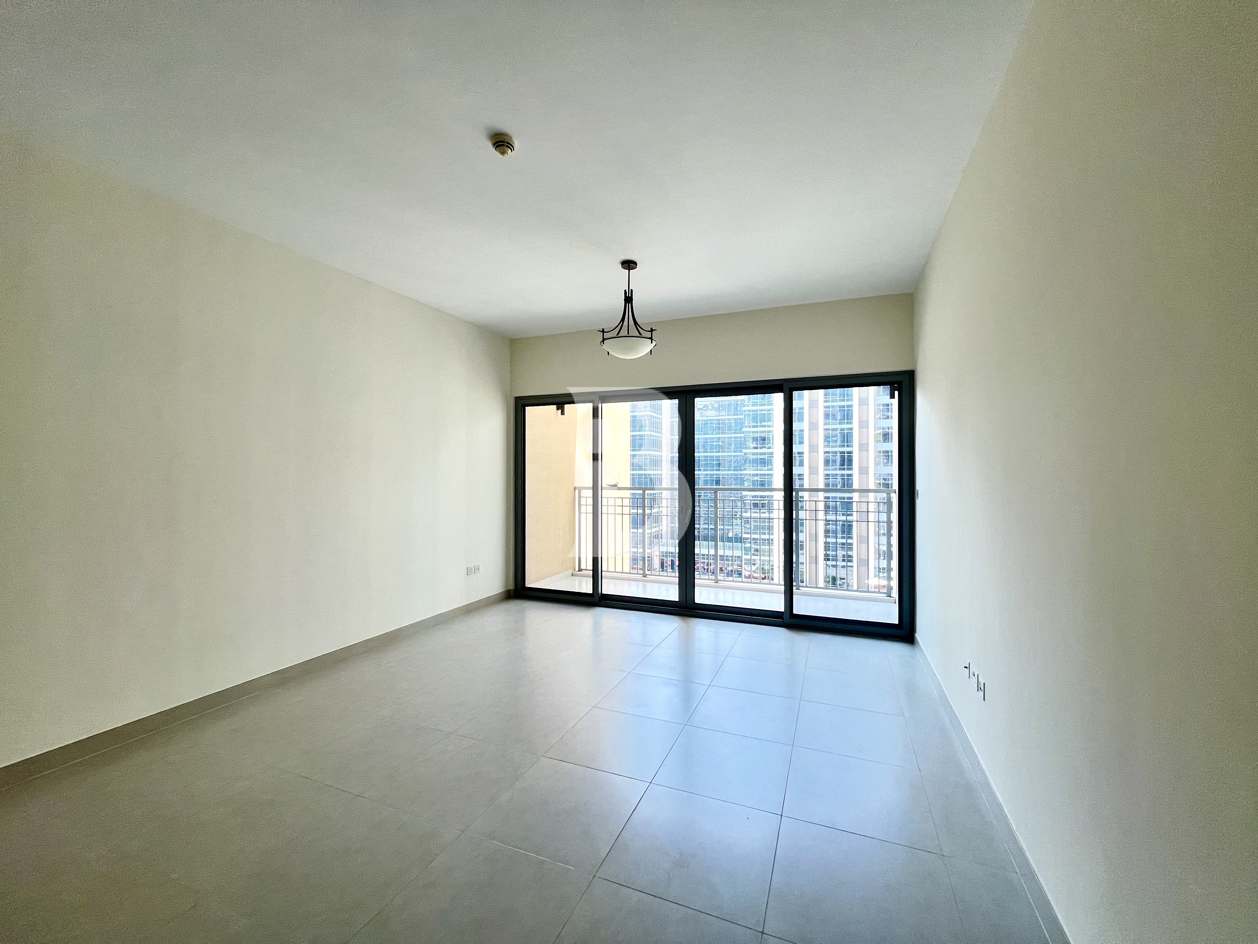 NEW I UNFURNISHED I EXCLUSIVE COMMUNITY