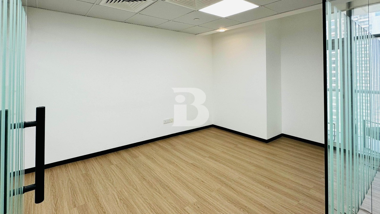 VACANT | HIGH FLOOR | SEMI- FITTED | PREMIUM