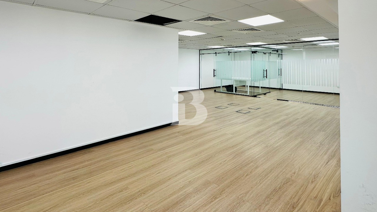 VACANT | HIGH FLOOR | SEMI- FITTED | PREMIUM