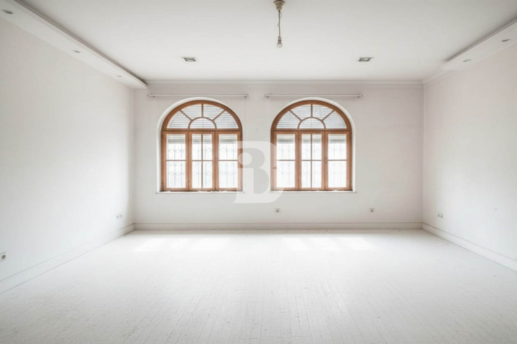 Vacant Commercial| Prime Jumeirah Road Location