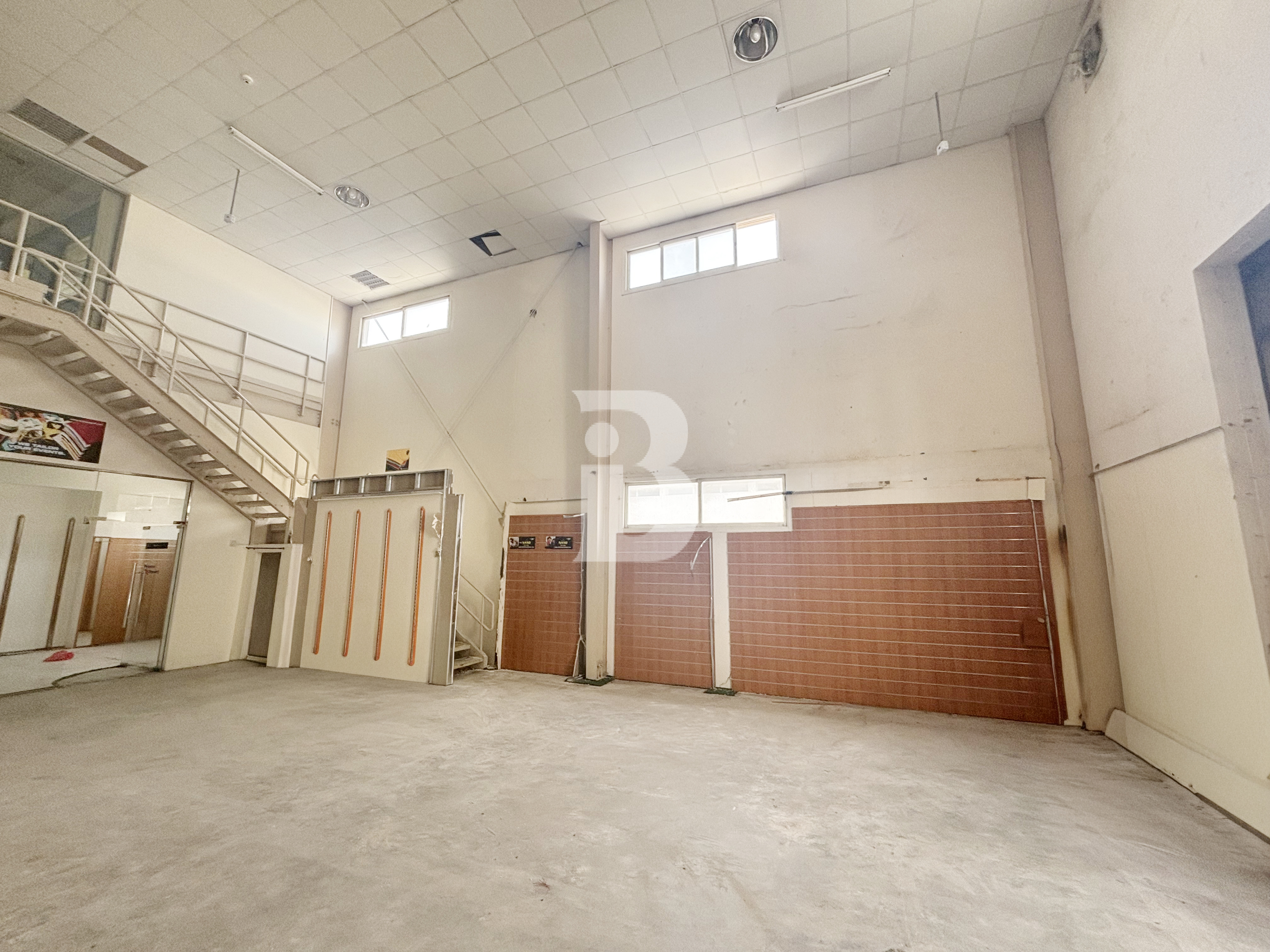 VACANT | RARE UNIT | AL QUOZ 1 | NEWLY RENNOVATED