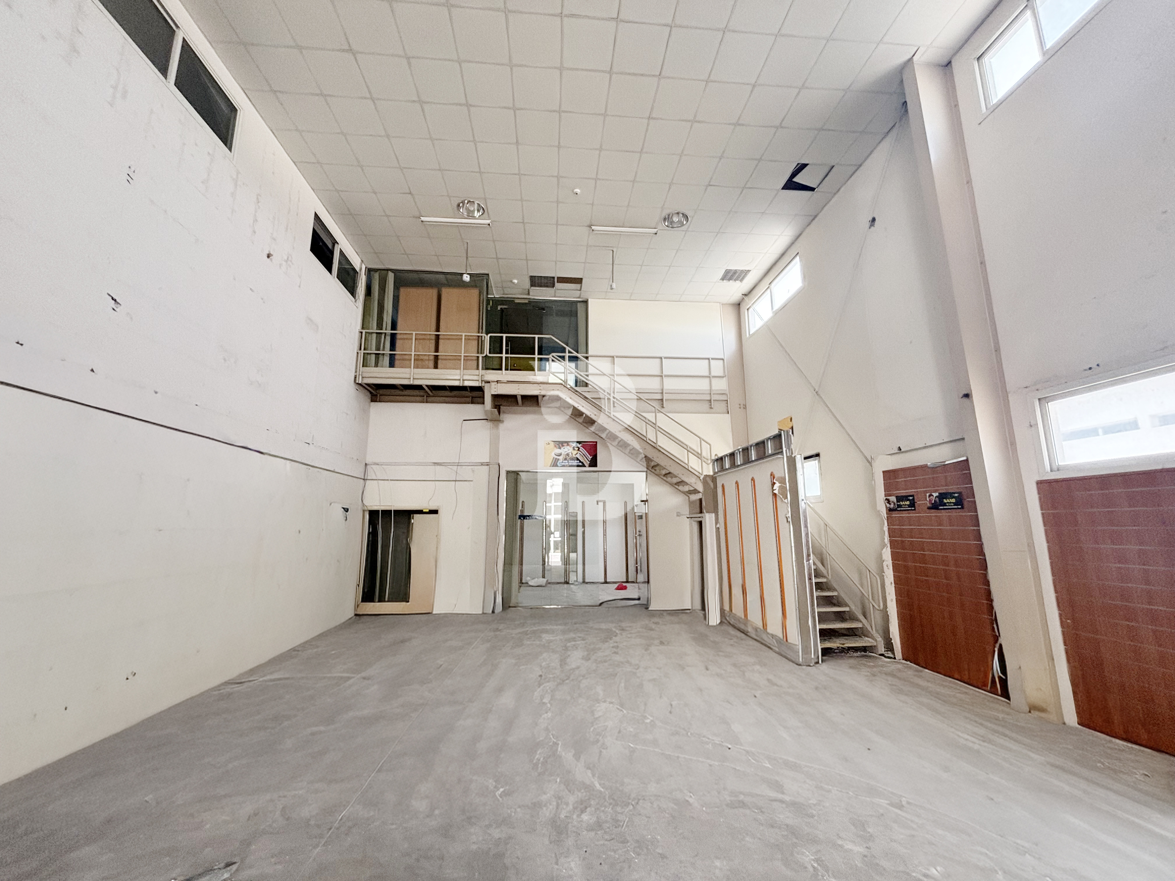 VACANT | RARE UNIT | AL QUOZ 1 | NEWLY RENNOVATED