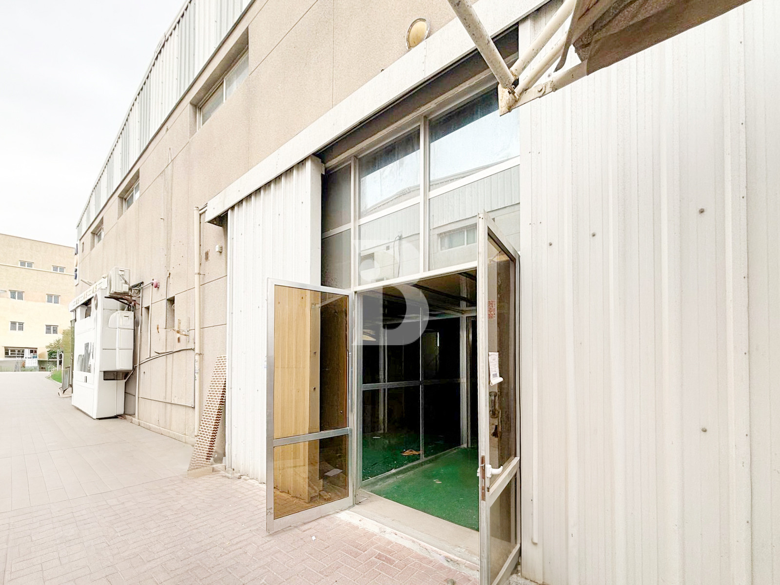 VACANT | RARE UNIT | AL QUOZ 1 | NEWLY RENNOVATED