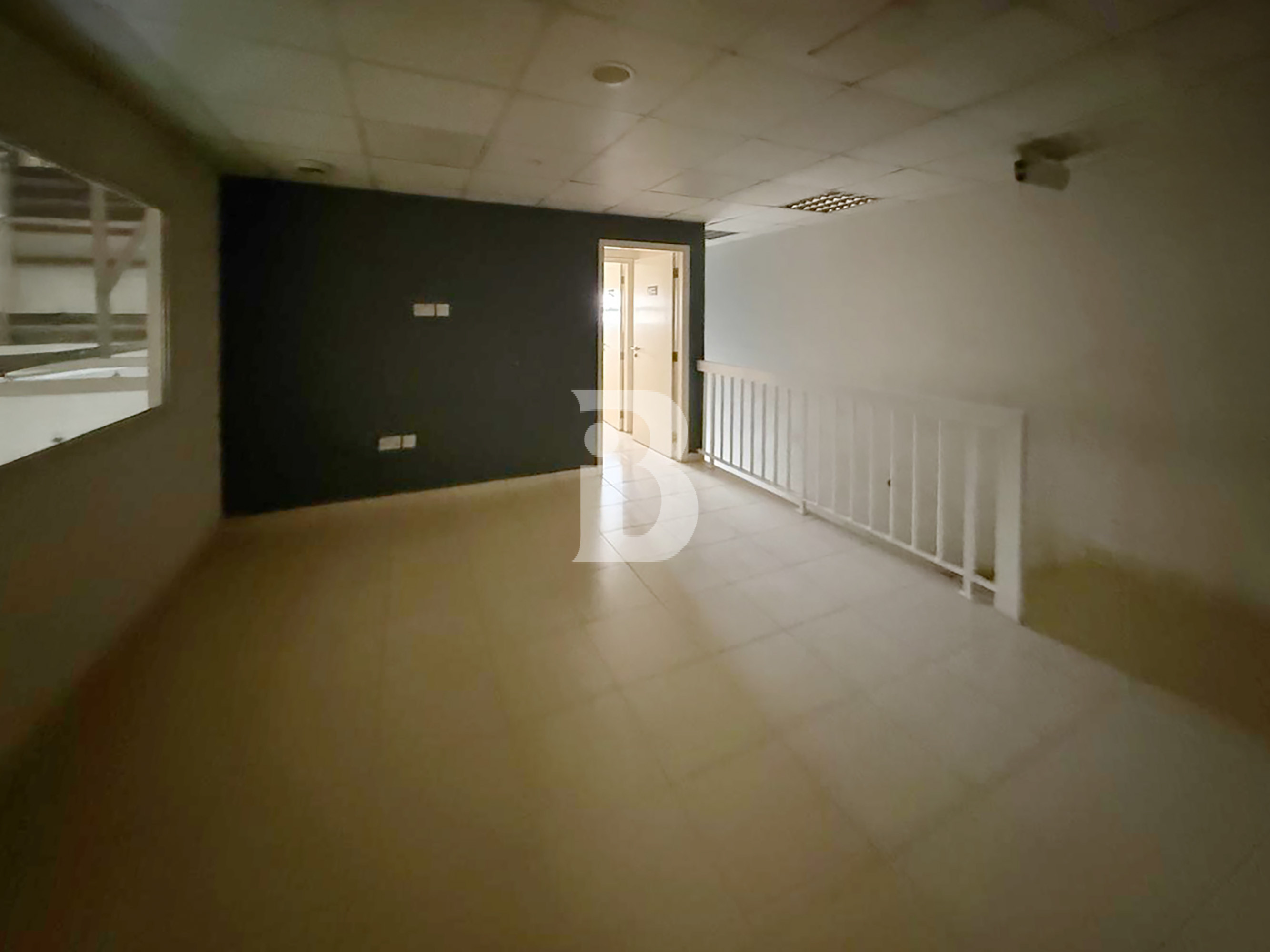PREMIUM LOCATION |50 KW | FITTED AC and MEZZANINE