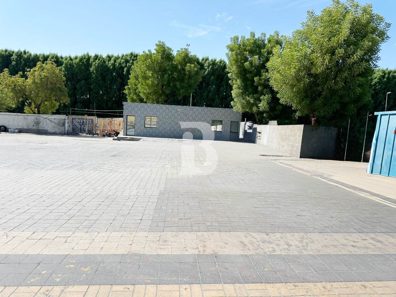 UM RAMOOL | OPEN YARD | CAR PARKING | CAR GARAGE