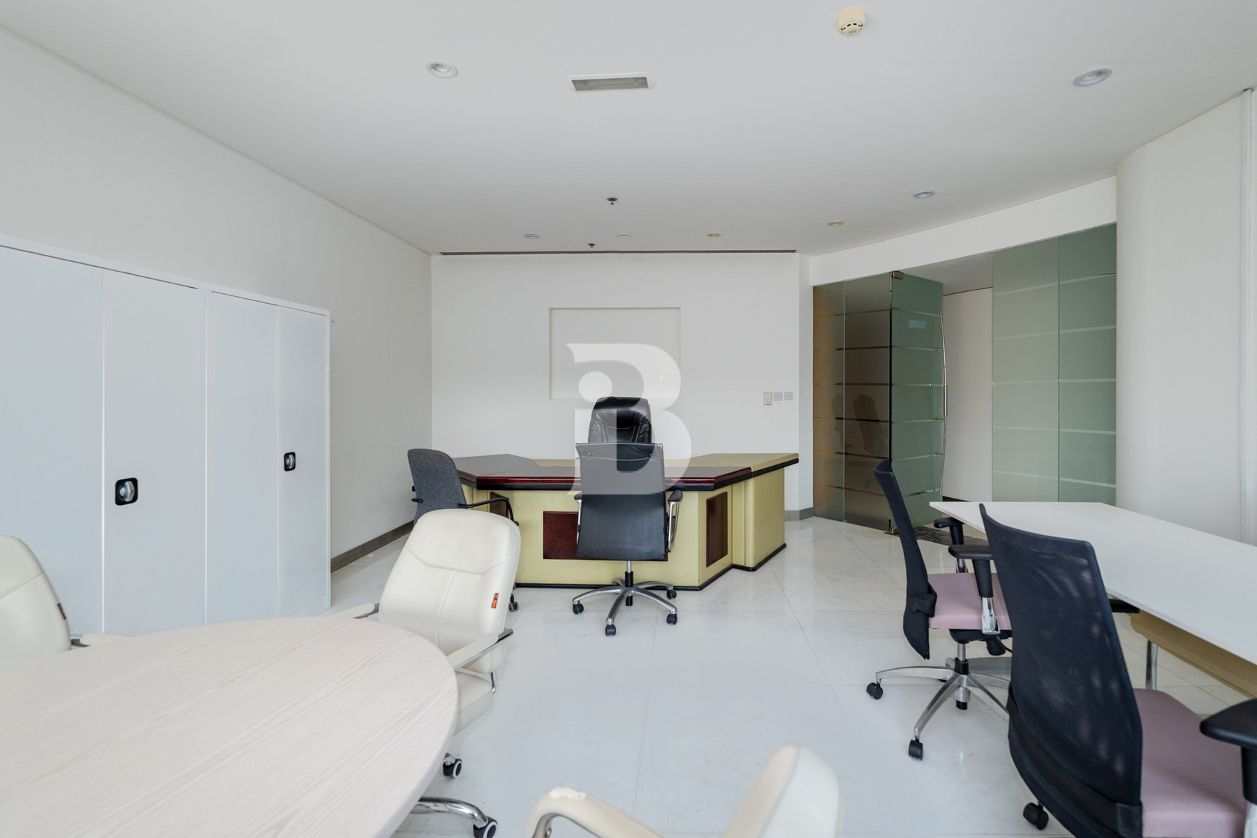 GRADE A OFFICE SPACE | CLOSE TO METRO | SZR