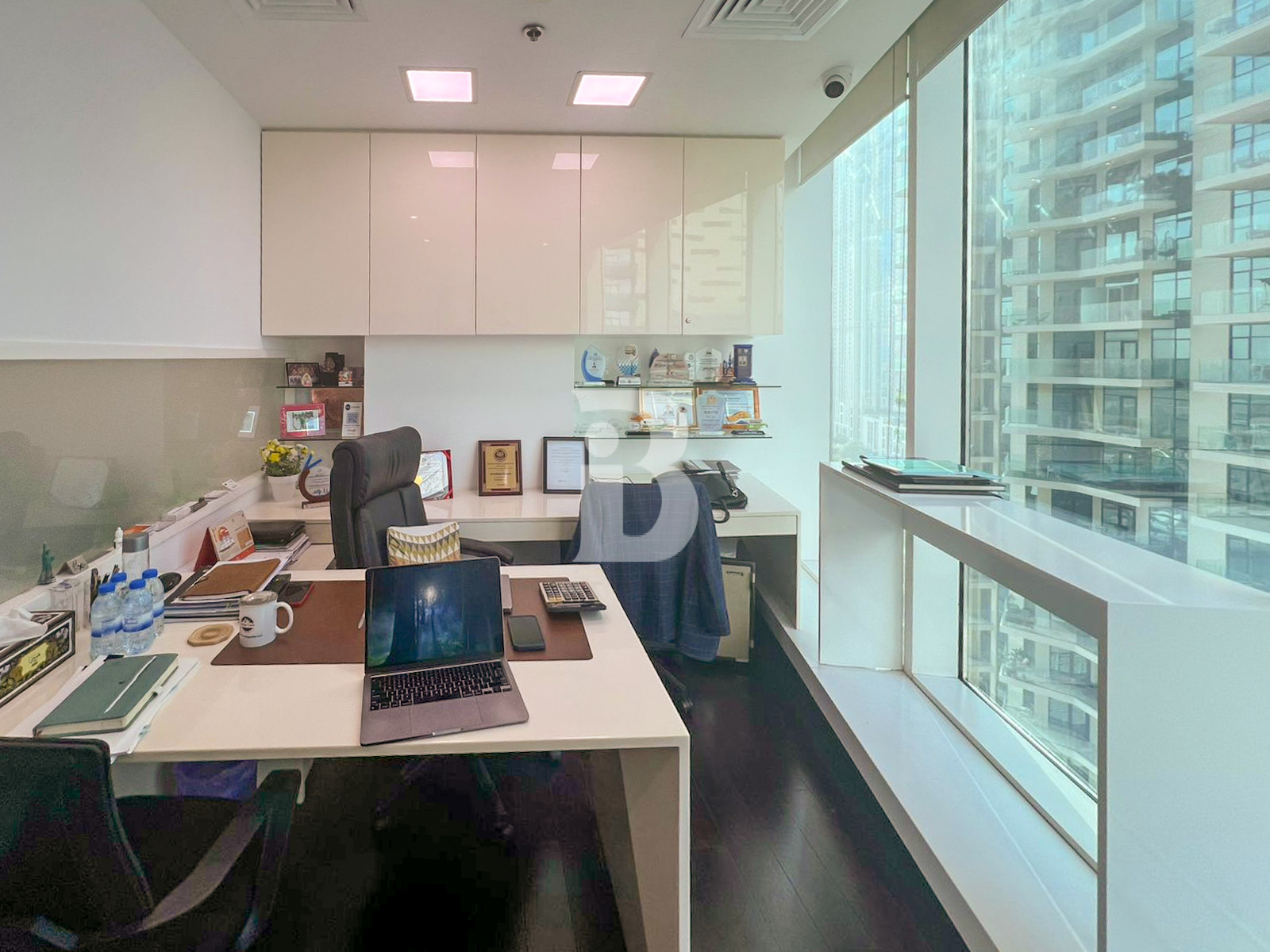 PRIME LOCATION| FURNISHED | HIGH FLOOR | VACANT ON TRANSFER 3