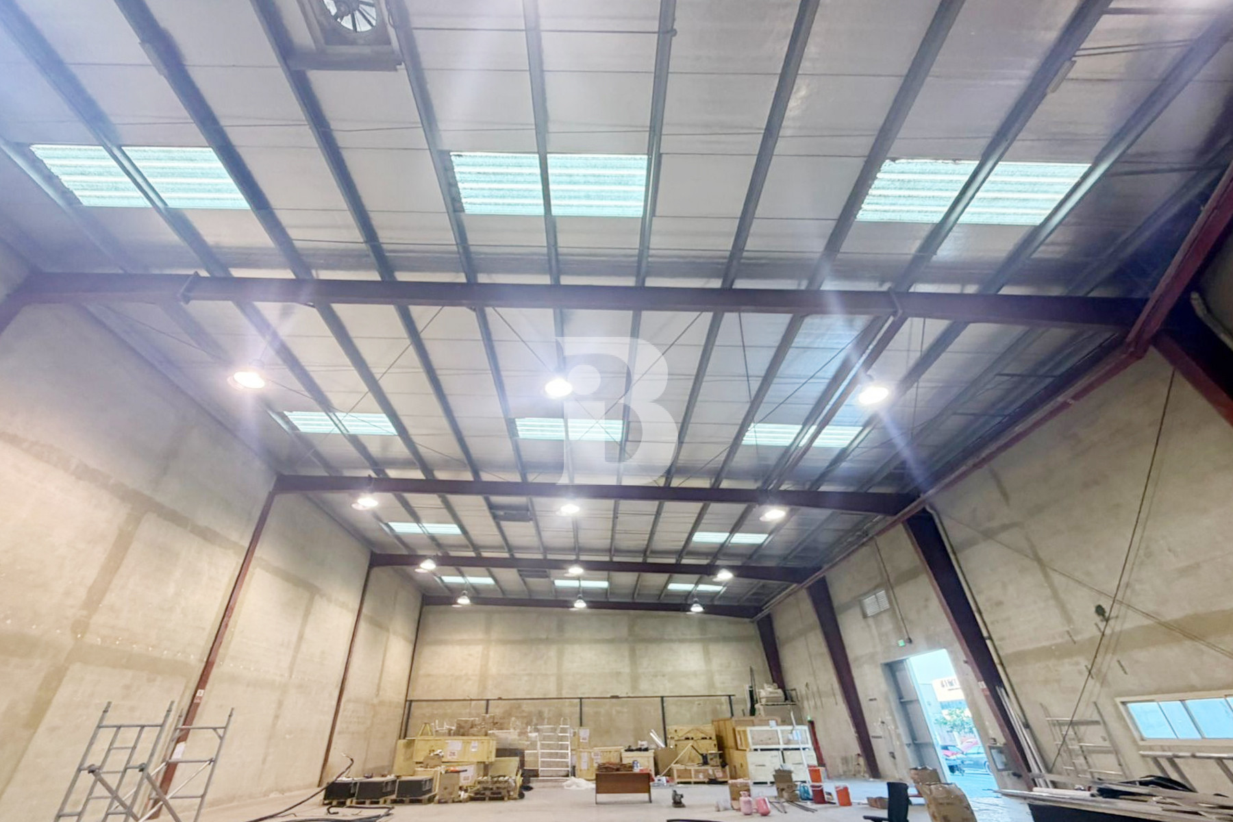 10 m Height 5737 Sqft Warehouse in DIP