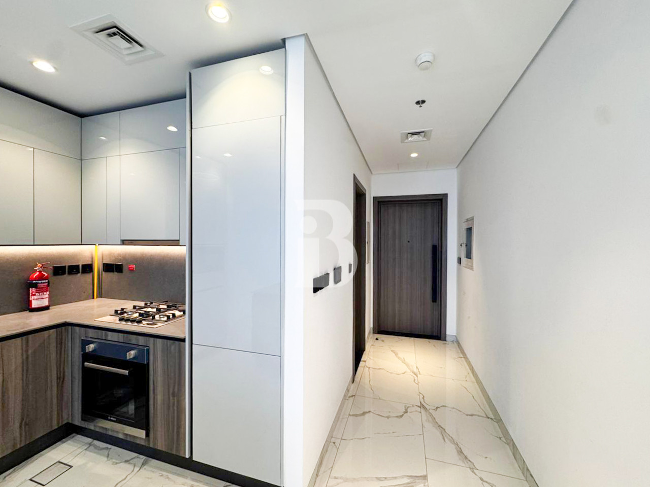 BRAND NEW | BRIGHT | READY TO MOVE IN