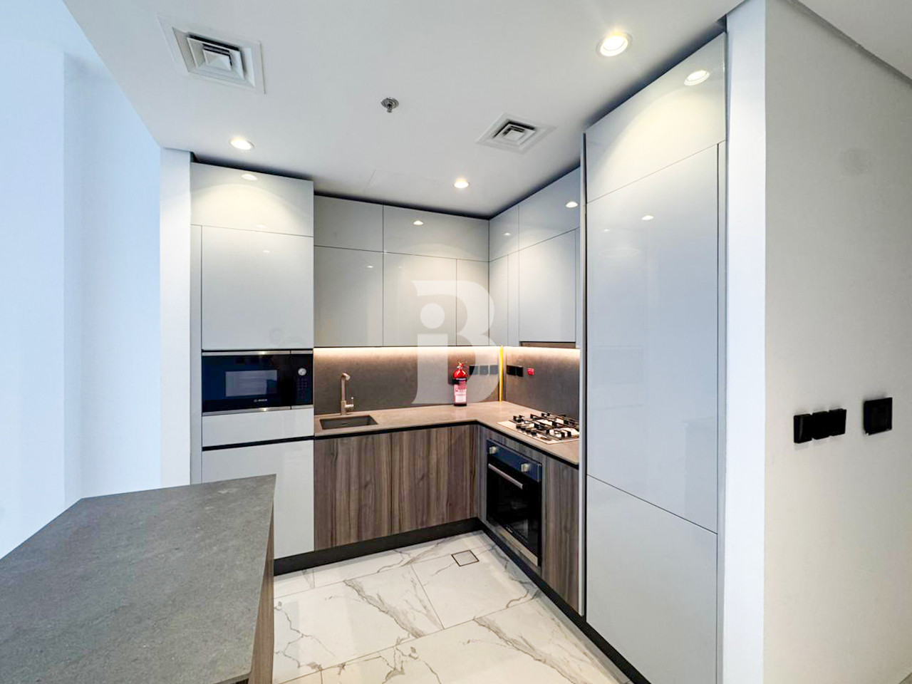 KEYS ON HAND | BRAND NEW | BRIGHT AND SPACIOUS