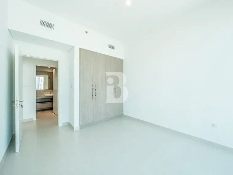 Spacious Unit | Modern | Natural Brightness