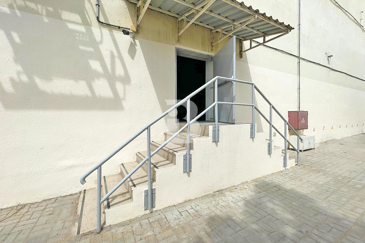 HUGE COLD STORAGE | BILLS INCLUDED | BRAND NEW