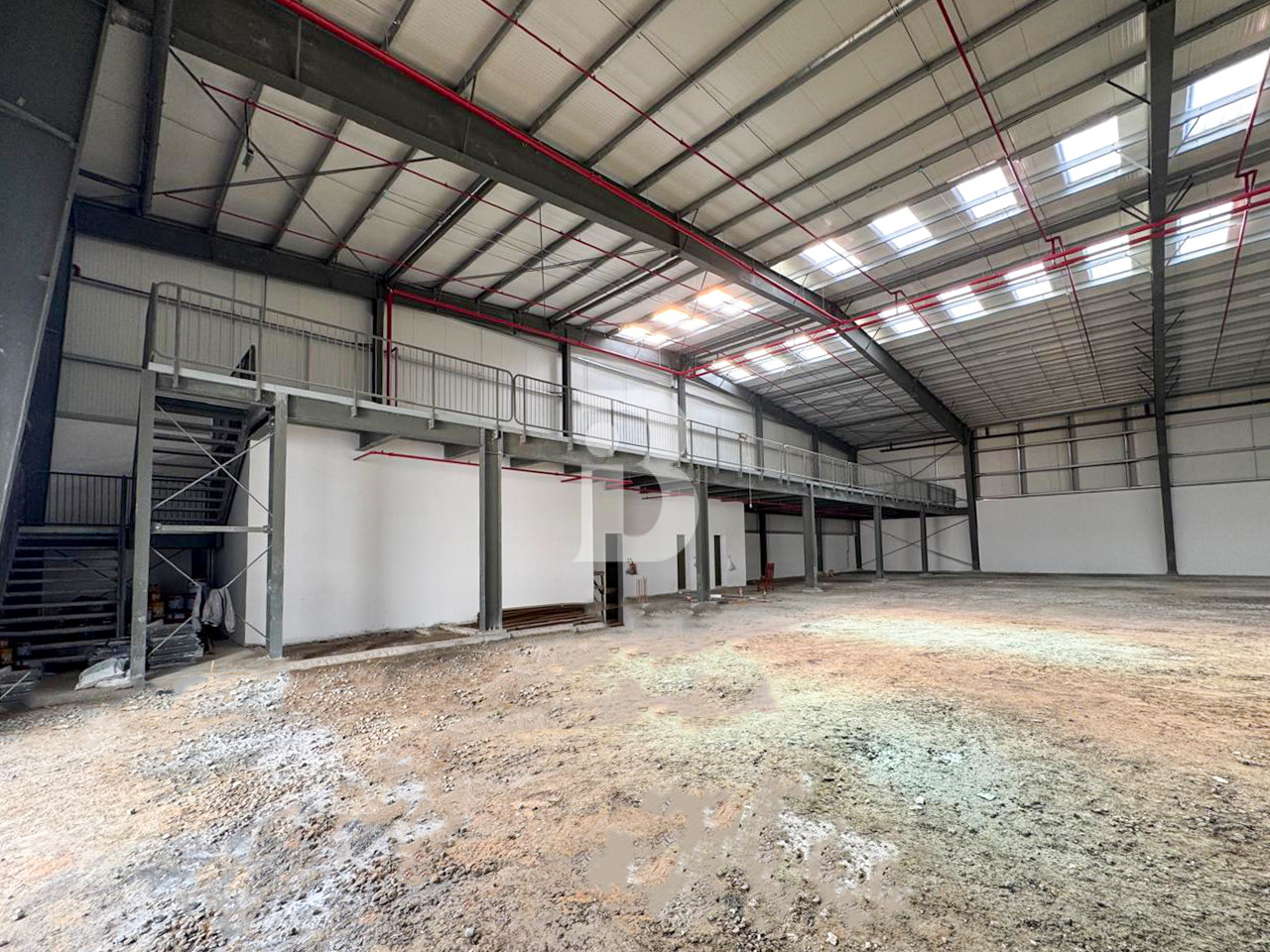 BRAND NEW WAREHOUSE | 320KW | LOADING BAYS