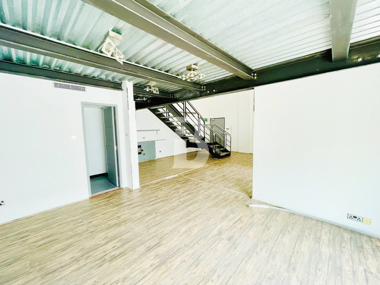 Fitted Duplex Office | Terrace | DDA License