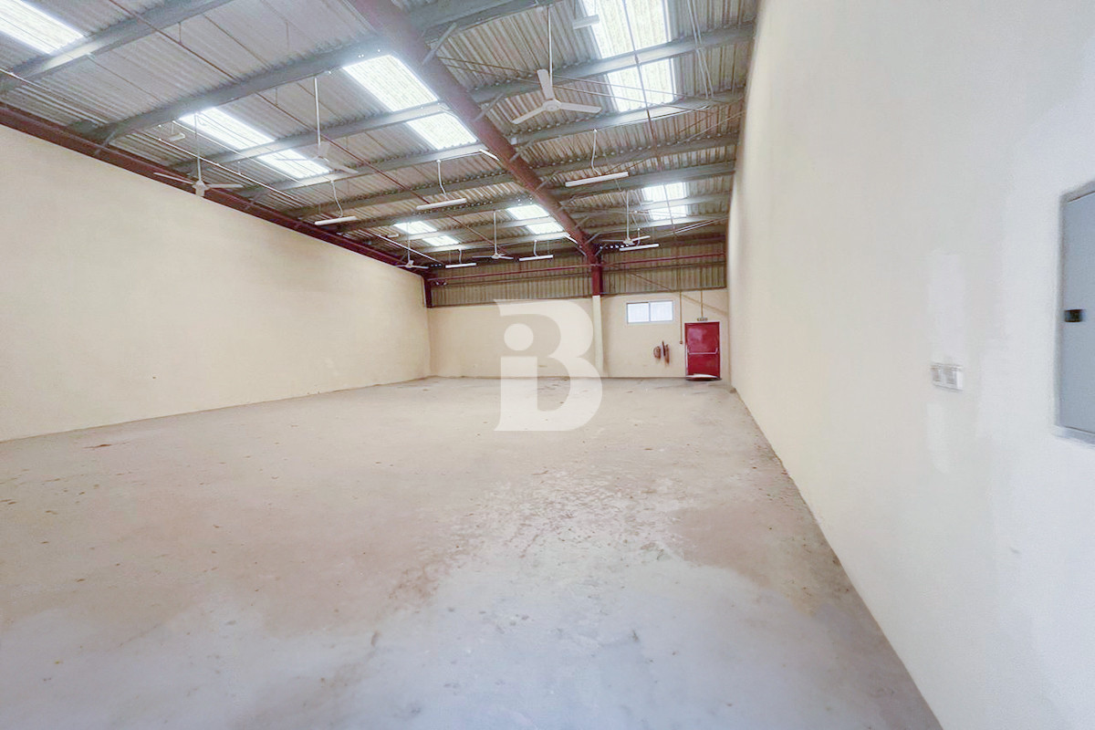WAREHOUSE DIP2 | VACANT | WELL MAINTAINED