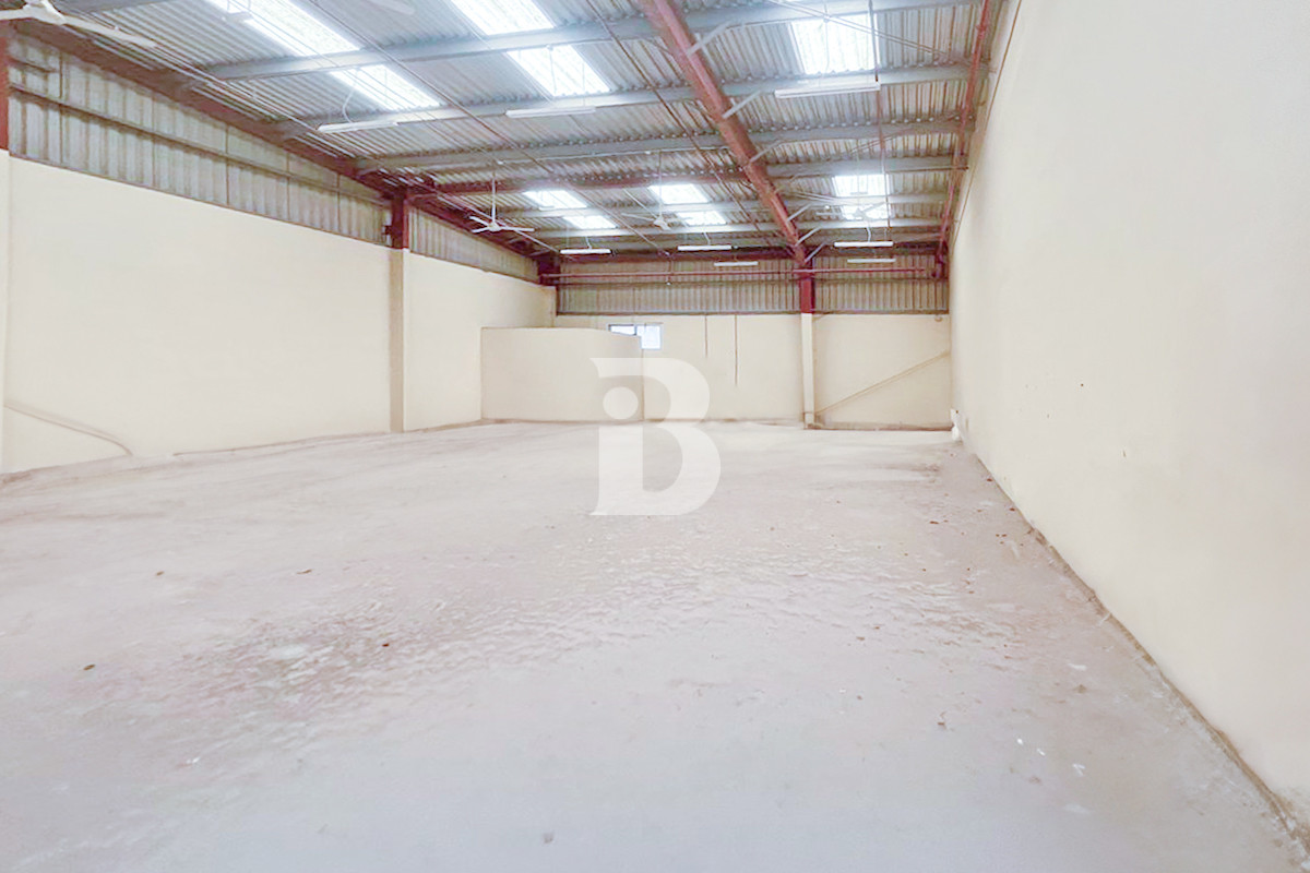 WAREHOUSE DIP2 | VACANT | WELL MAINTAINED