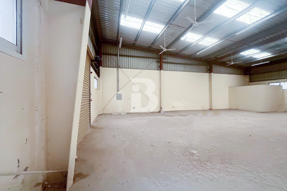 WAREHOUSE DIP2 | VACANT | WELL MAINTAINED