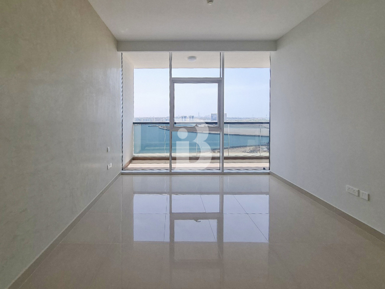 Spacious 1 BR With Seaview | High Floor | Hot Deal