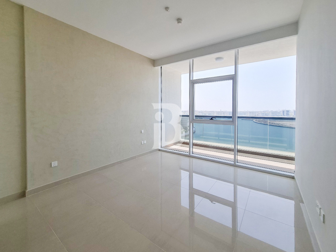 Spacious 1 BR With Seaview | High Floor | Hot Deal