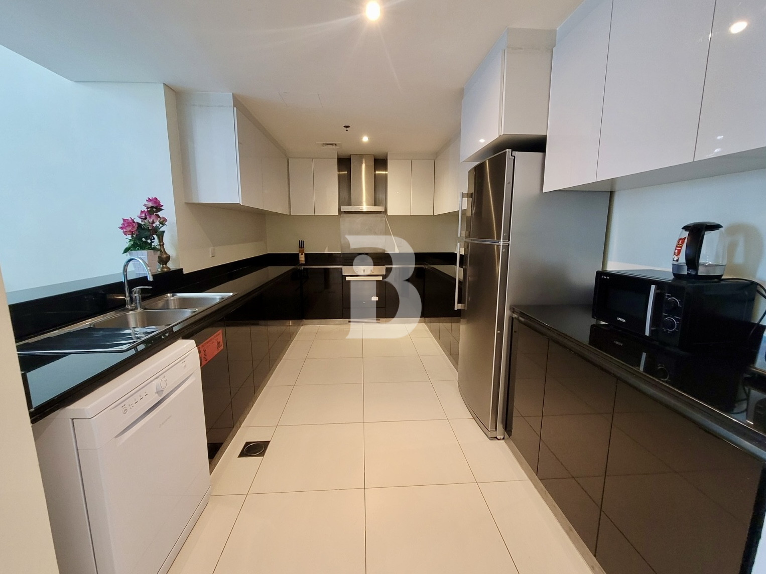 Canal Views | Spacious | Vacant