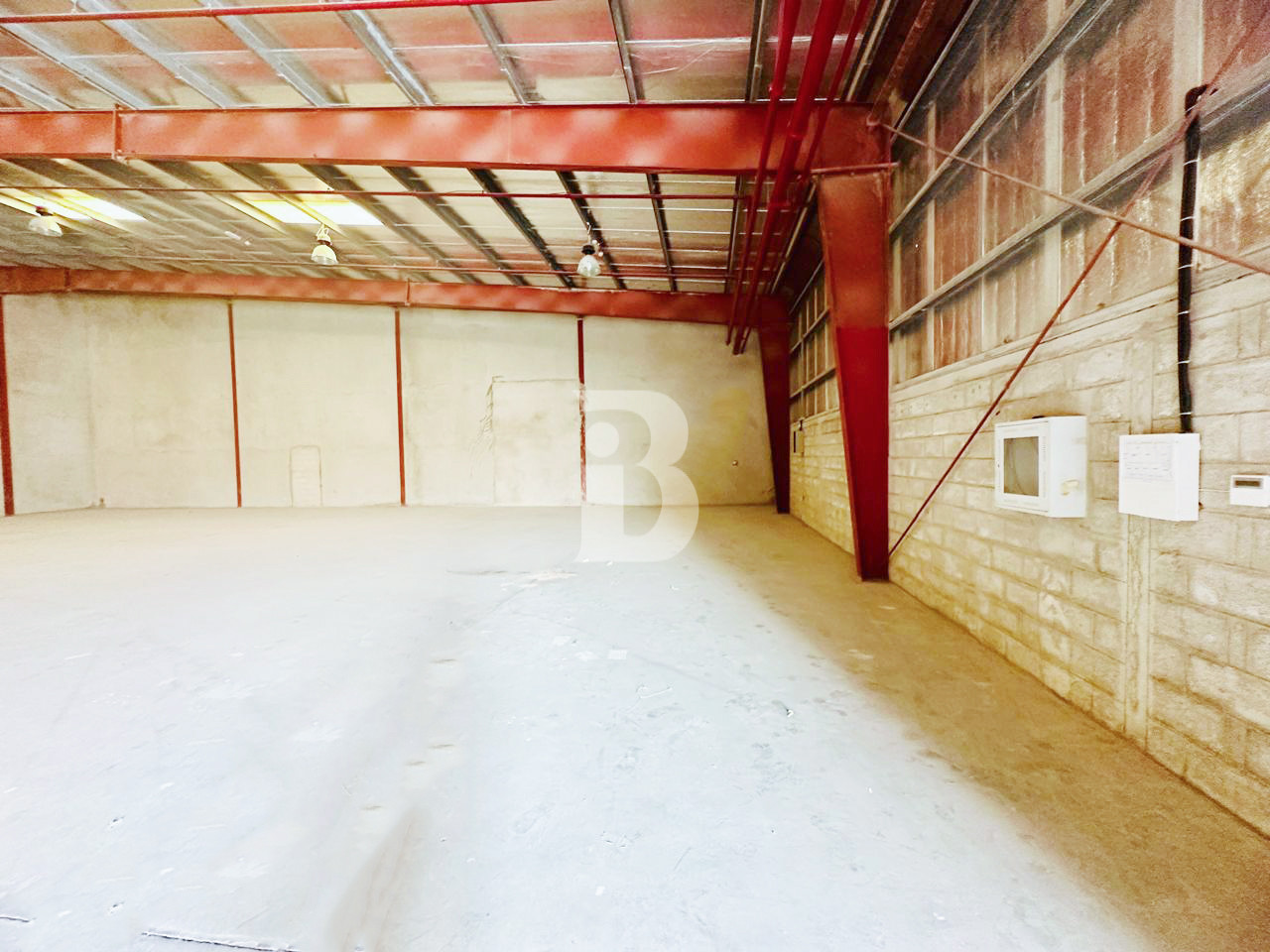Spacious Warehouse I Prime Location I High Ceiling